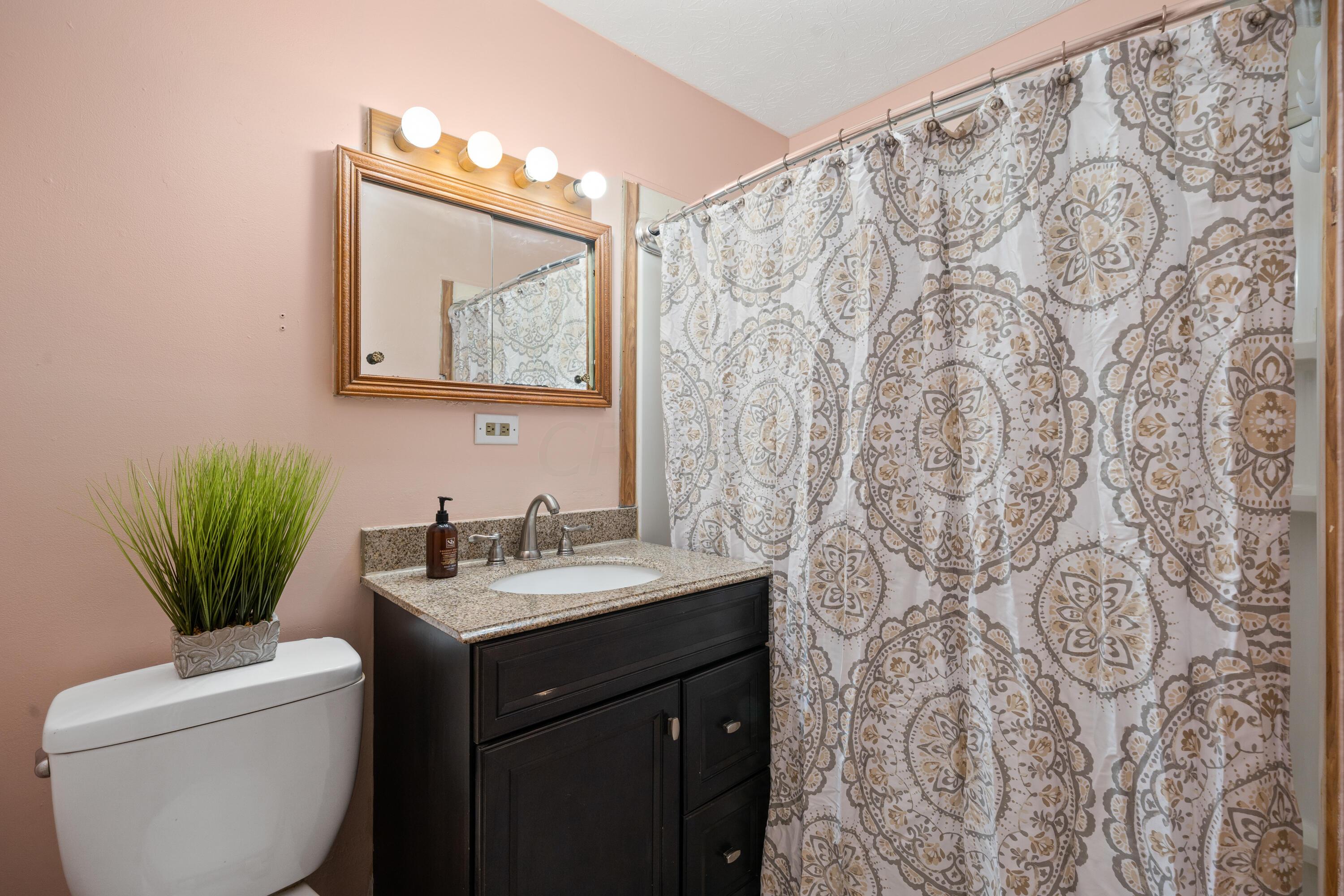 198 Schryver Road Columbus, OH 43207 - Photo 20 of 38 Gallery Image 20