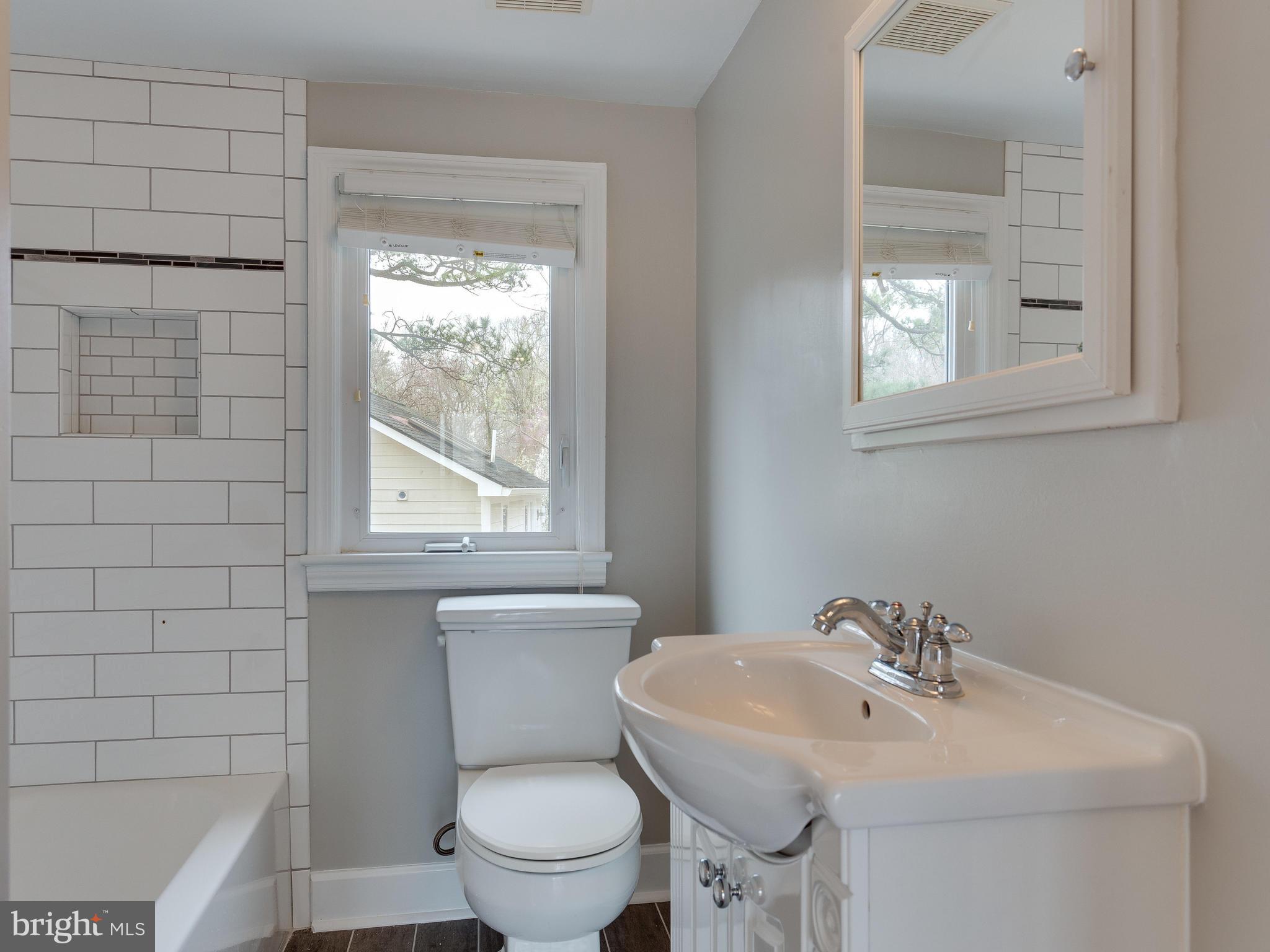 11374 River Road Lorton, VA 22079 - Photo 14 of 29 Bath