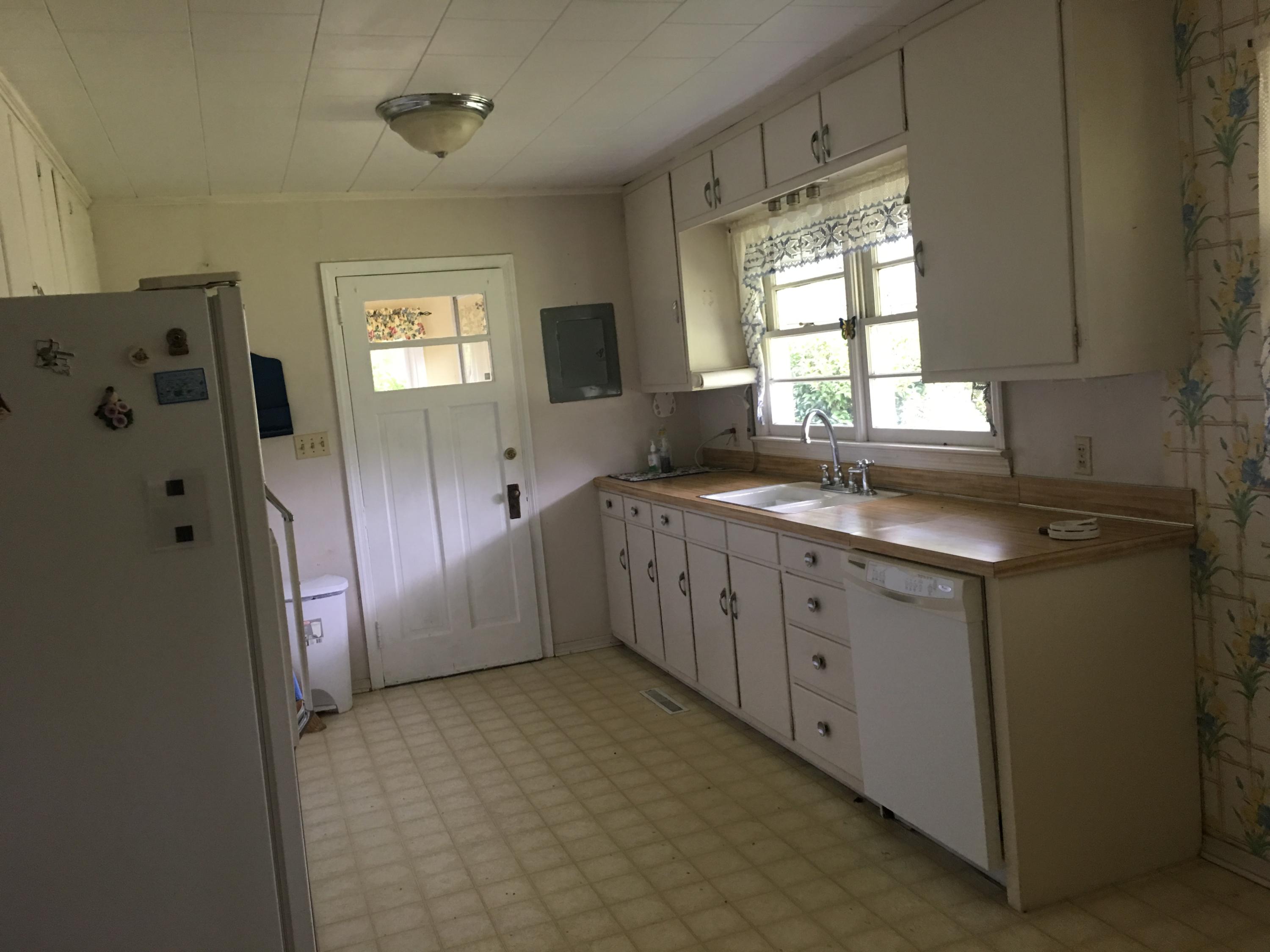 223 Billy Covington Road Rockingham, NC 28379 - Photo 2 of 14 Kitchen