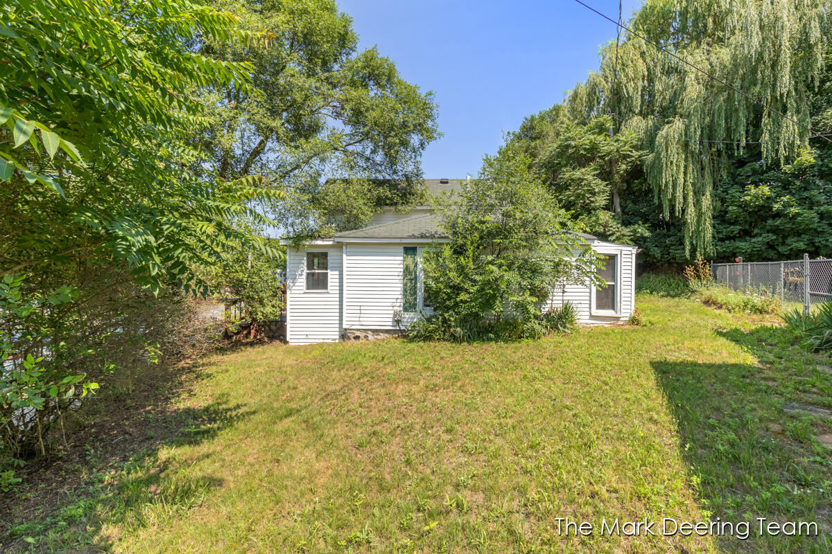 522 Ionia Street Belding, MI 48809 - Photo 23 of 24 IMG_1023