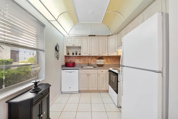 $1,600 | 157 Flanders C, Delray Beach, FL 33484