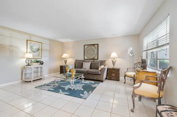 $1,600 | 157 Flanders C, Delray Beach, FL 33484