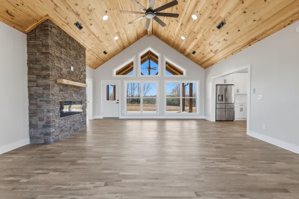 $599,999 | 9658 May Branch Loop, Cypress Inn, TN 38452