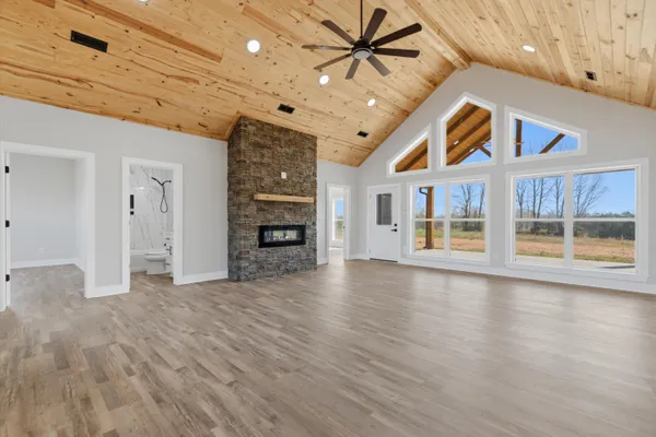 $599,999 | 9658 May Branch Loop, Cypress Inn, TN 38452