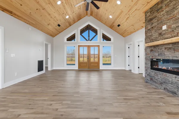 $599,999 | 9658 May Branch Loop, Cypress Inn, TN 38452
