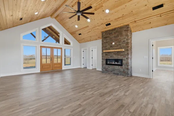 $599,999 | 9658 May Branch Loop, Cypress Inn, TN 38452