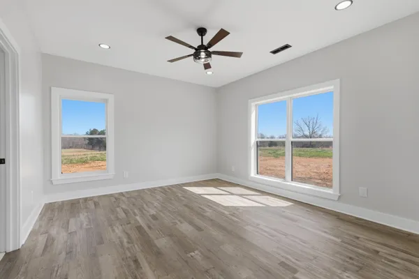 $599,999 | 9658 May Branch Loop, Cypress Inn, TN 38452