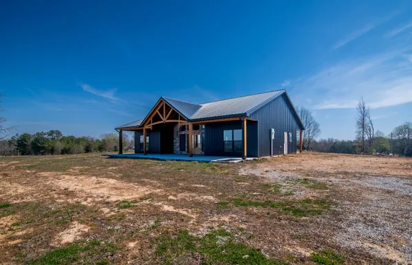 $599,999 | 9658 May Branch Loop, Cypress Inn, TN 38452