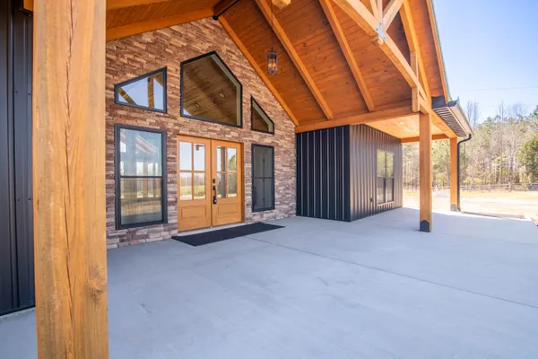 $599,999 | 9658 May Branch Loop, Cypress Inn, TN 38452