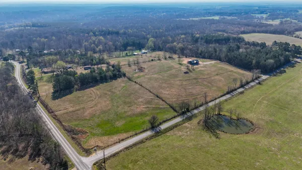 $599,999 | 9658 May Branch Loop, Cypress Inn, TN 38452