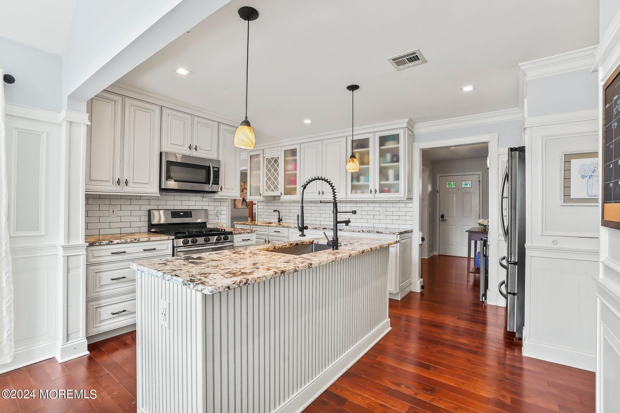 100 Captain Road Manahawkin, NJ 08050 - Photo 10 of 40 23-web-or-mls-DSC00418