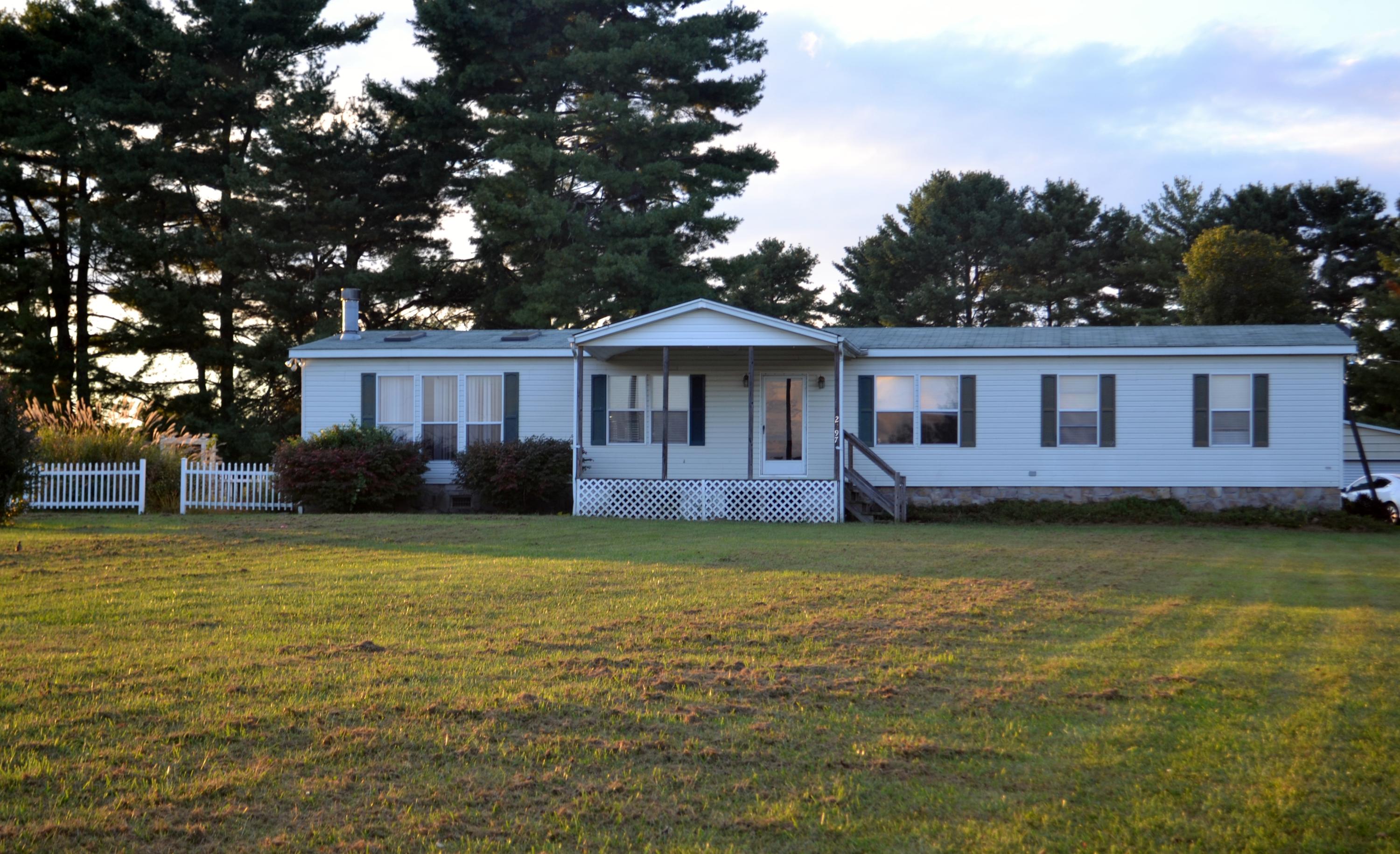 2297 Brayton Road Graysville, TN 37338 - Photo 4 of 56 DSC_0152
