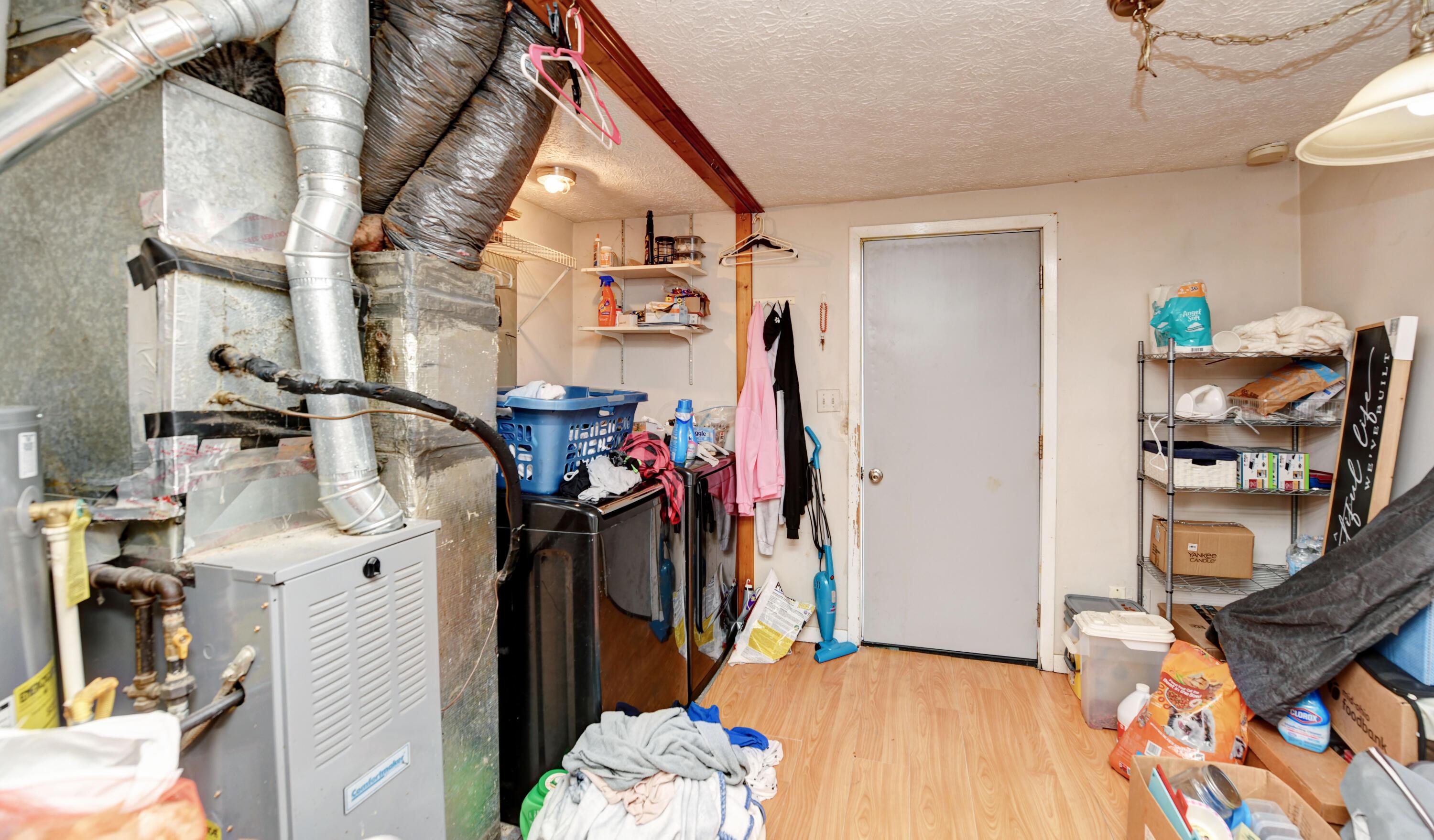 662 Beechwood Road Whitehall, OH 43213 - Photo 27 of 48 Laundry