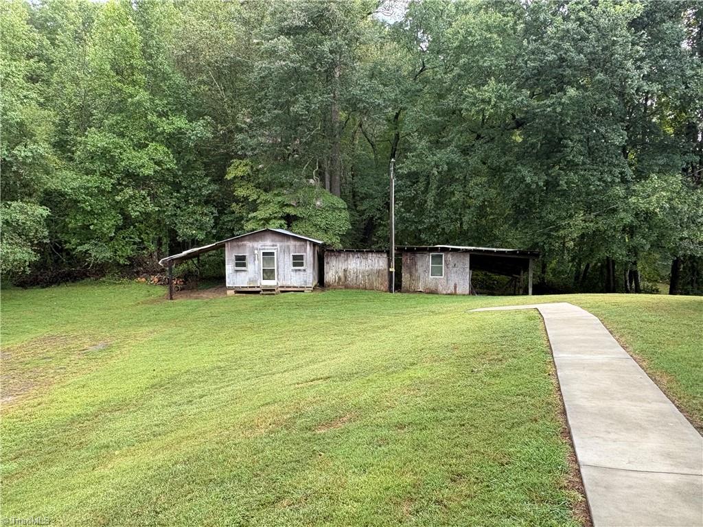 329 Graystone Road Mount Airy, NC 27030 - Photo 7 of 19 Gallery Image 7