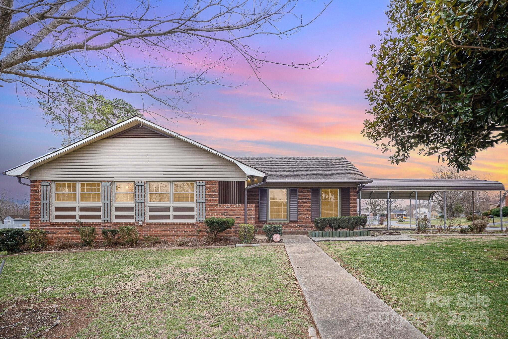 2039 Bangor Road, Unit 12 Charlotte, NC 28217 - Photo 1 of 19 Gallery Image 1