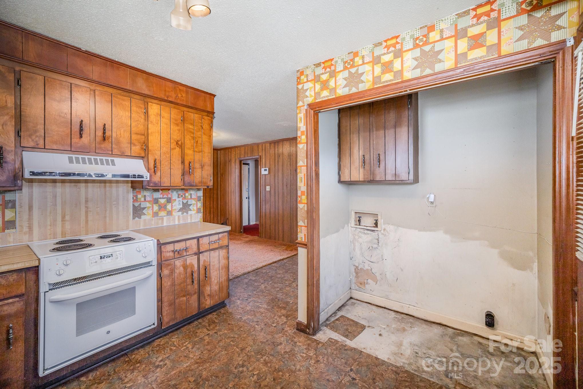 2039 Bangor Road, Unit 12 Charlotte, NC 28217 - Photo 9 of 19 Gallery Image 9