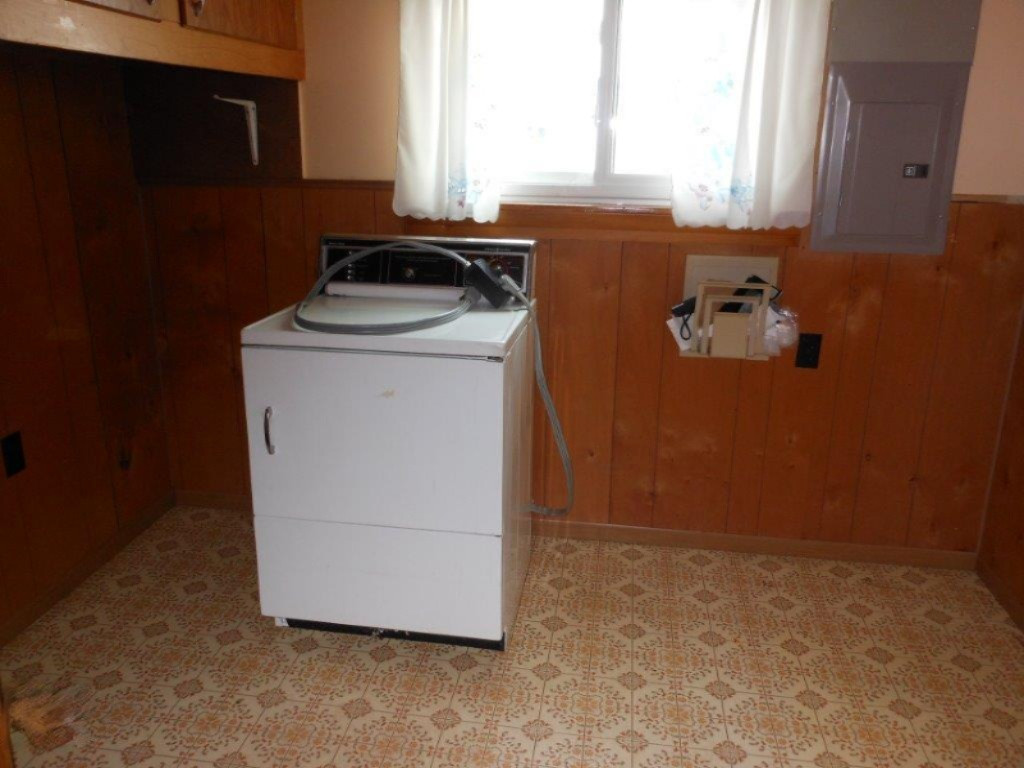 8800 Ellis Road Ravenna, MI 49451 - Photo 13 of 29 033