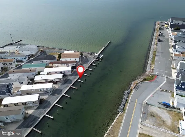 a picture of a city street