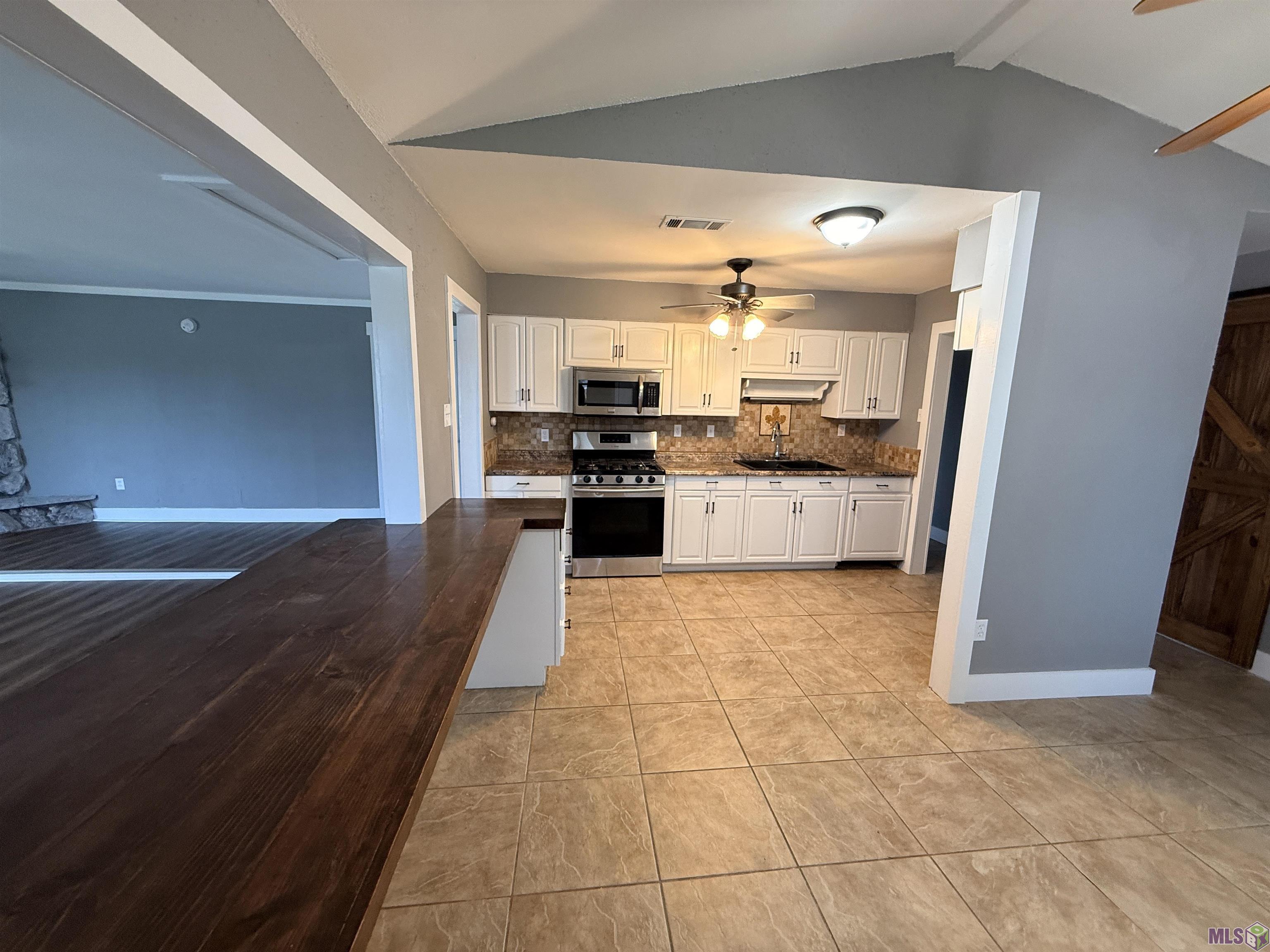 314 Lark Drive Lockport, LA 70374 - Photo 6 of 17 Kitchen