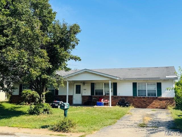 1997 Oak Tree Lane Cahokia, IL 62206 - Photo 2 of 3