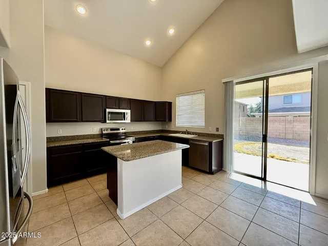 $2,450 | 3361 East Pinot Noir Avenue, Gilbert, AZ 85298