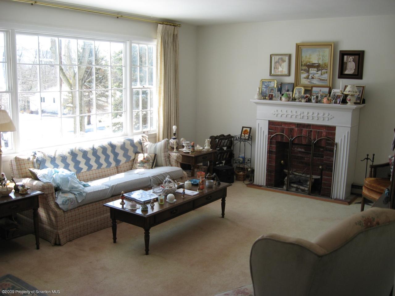 617 White Birch Road Clarks Summit, PA 18411 - Photo 2 of 9 Gallery Image 2