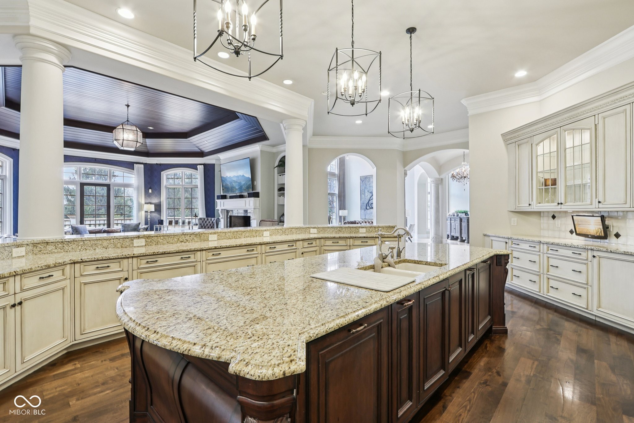 415 Springwood Drive Carmel, IN 46032 - Photo 14 of 77