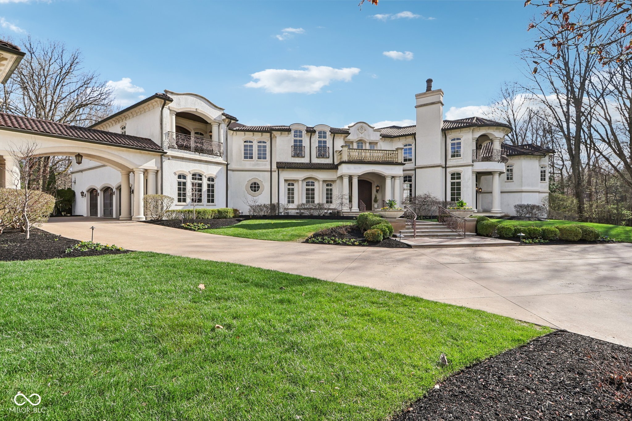 415 Springwood Drive Carmel, IN 46032 - Photo 3 of 77