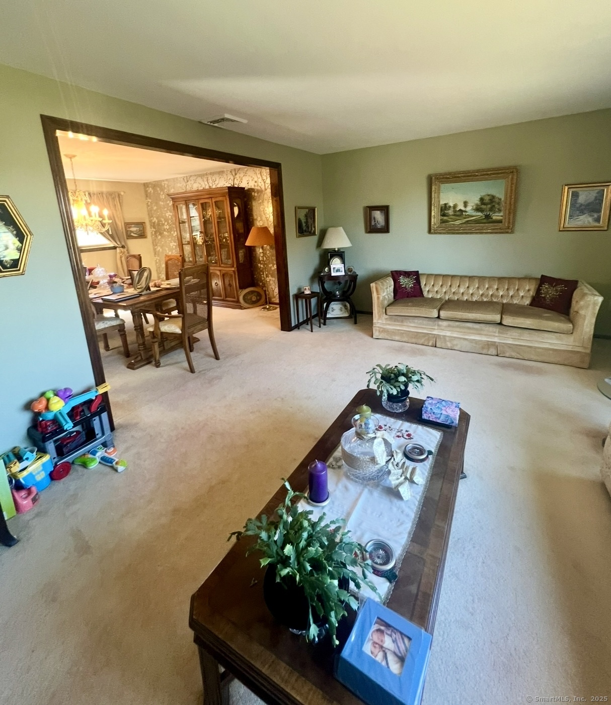 268 Fox Hill Road Wethersfield, CT 06109 - Photo 6 of 25 a living room with furniture and a large window