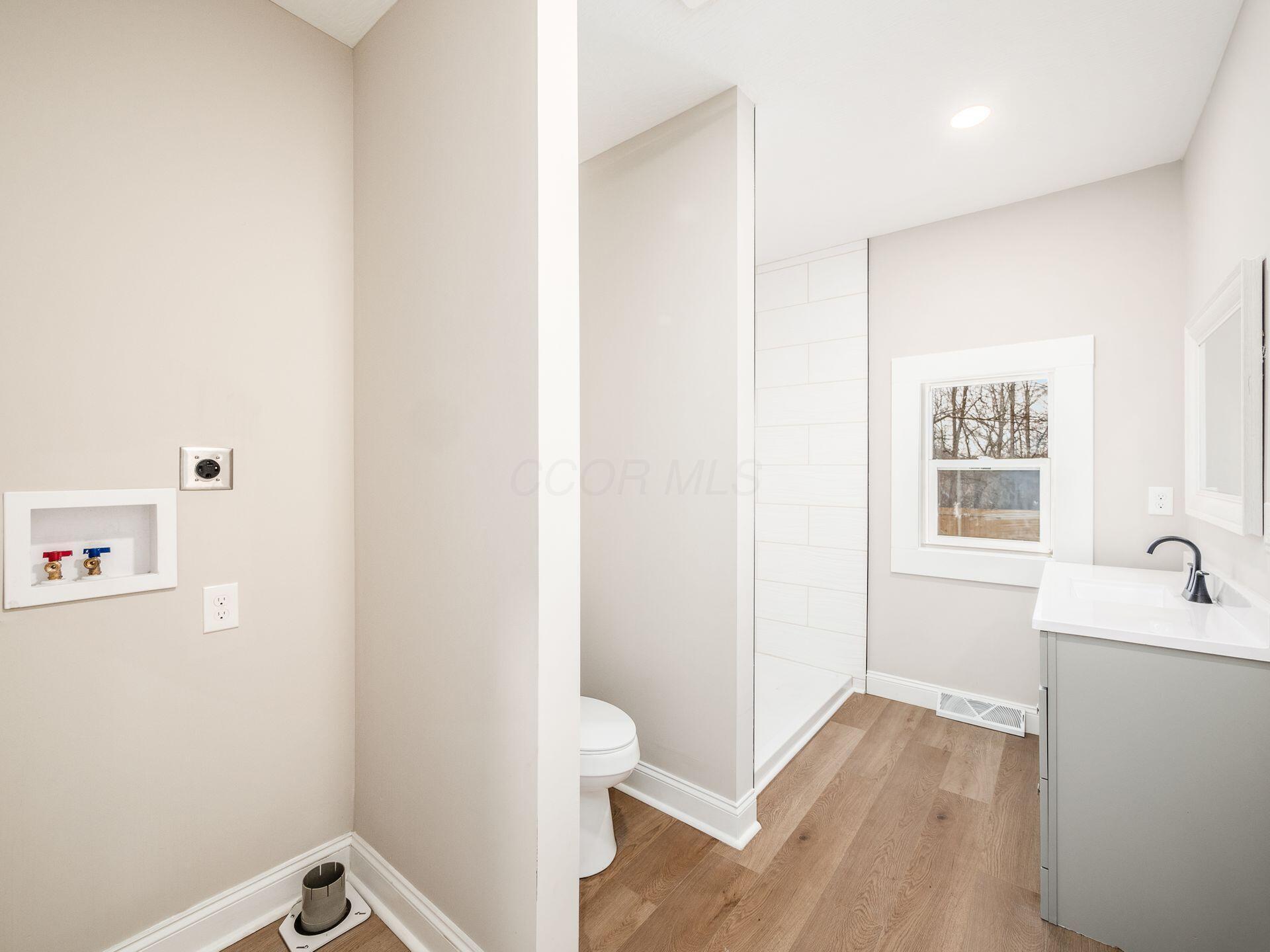 2409 Stratford Road Delaware, OH 43015 - Photo 21 of 50 LL laundry in full guest bath