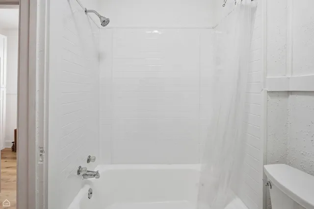 $1,150 | 107 1/2 Dean Street, Unit 2N, Woodstock, IL 60098