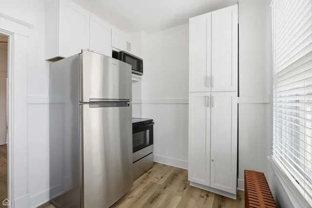 $1,150 | 107 1/2 Dean Street, Unit 2N, Woodstock, IL 60098