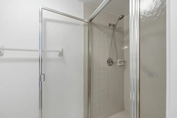 $2,400 | 9633 Riverside Drive, Unit E3, Coral Springs, FL 33071