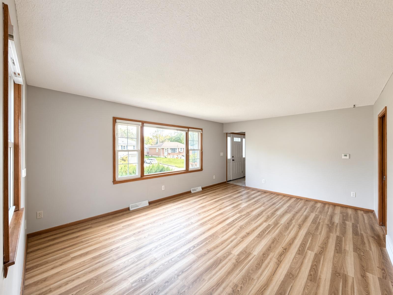 3507 17th Avenue Northwest Rochester, MN 55901 - Photo 5 of 28 Gallery Image 5