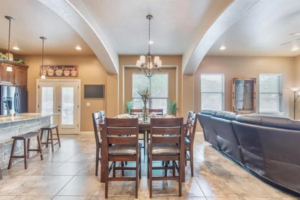$2,295 | 109 1st Street, Denton, TX 76201