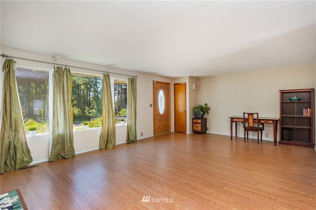 96 West Henni Road Oak Harbor, WA 98277 - Photo 4 of 39 Gallery Image 4