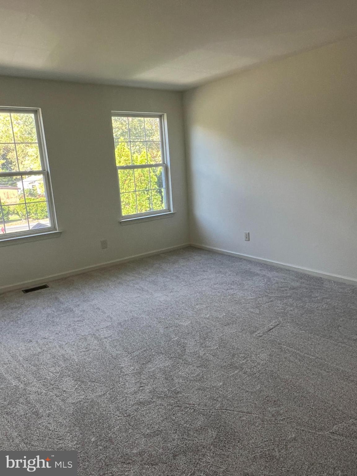560 South Pitney Road Galloway Township, NJ 08205 - Photo 12 of 34 an empty room with windows