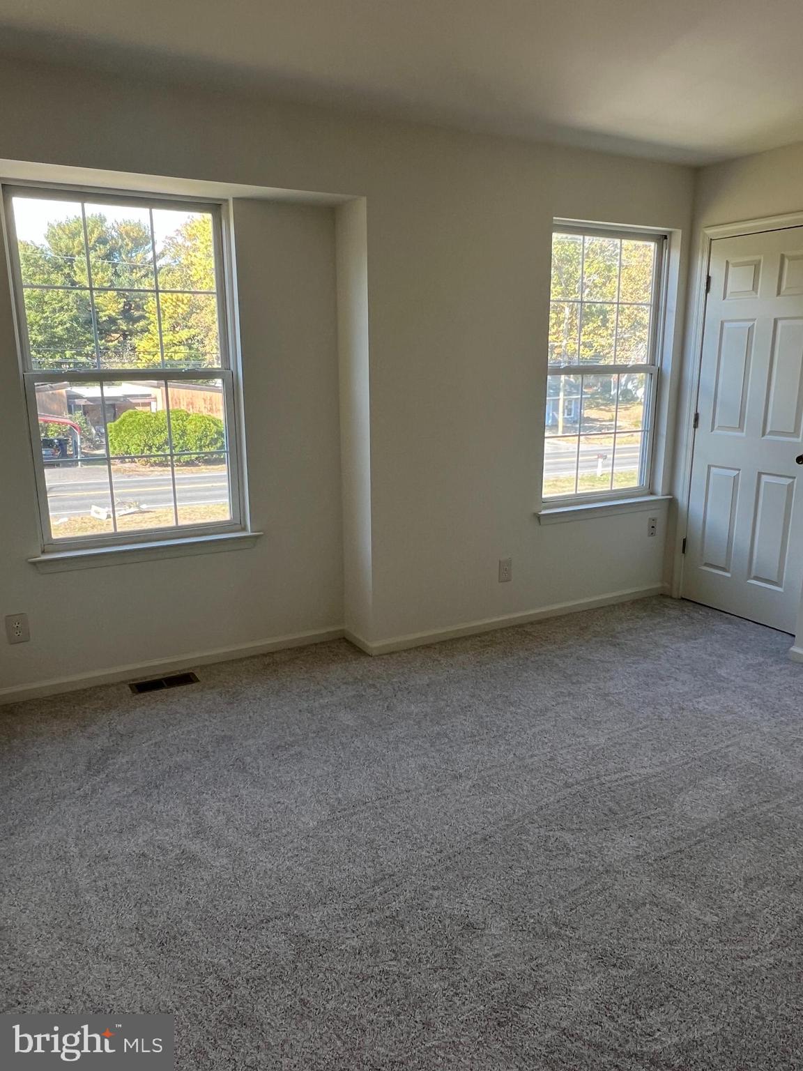 560 South Pitney Road Galloway Township, NJ 08205 - Photo 16 of 34 an empty room with a window