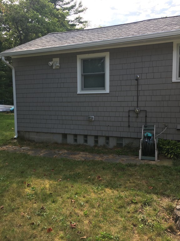 44 Salt Works Road Wareham, MA 02532 - Photo 4 of 24