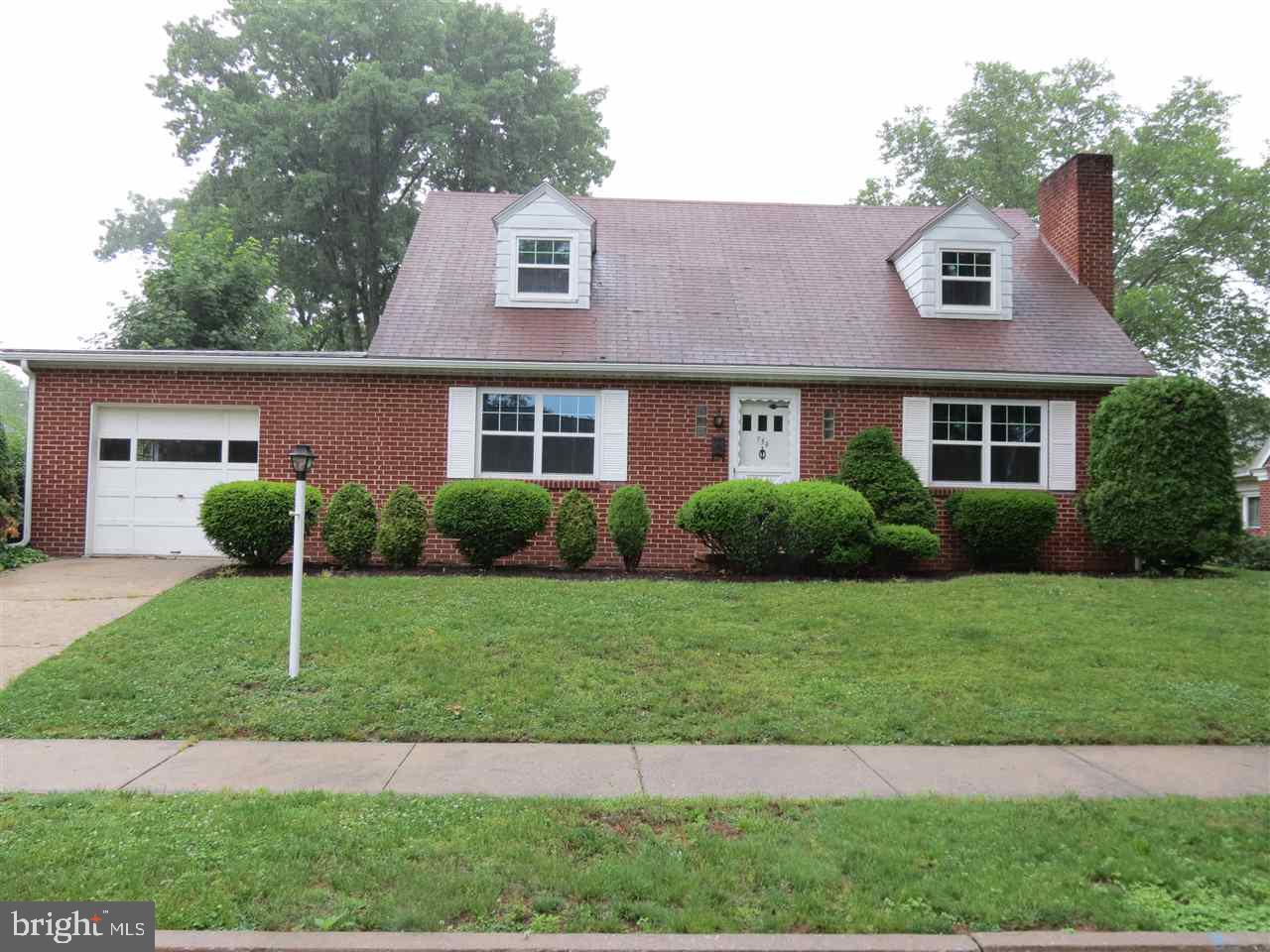 734 Linden Road Hershey, PA 17033 - Photo 1 of 15 Gallery Image 1