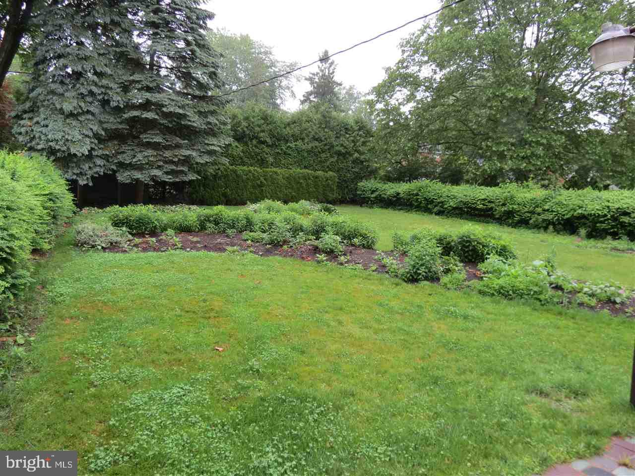 734 Linden Road Hershey, PA 17033 - Photo 2 of 15 Gallery Image 2