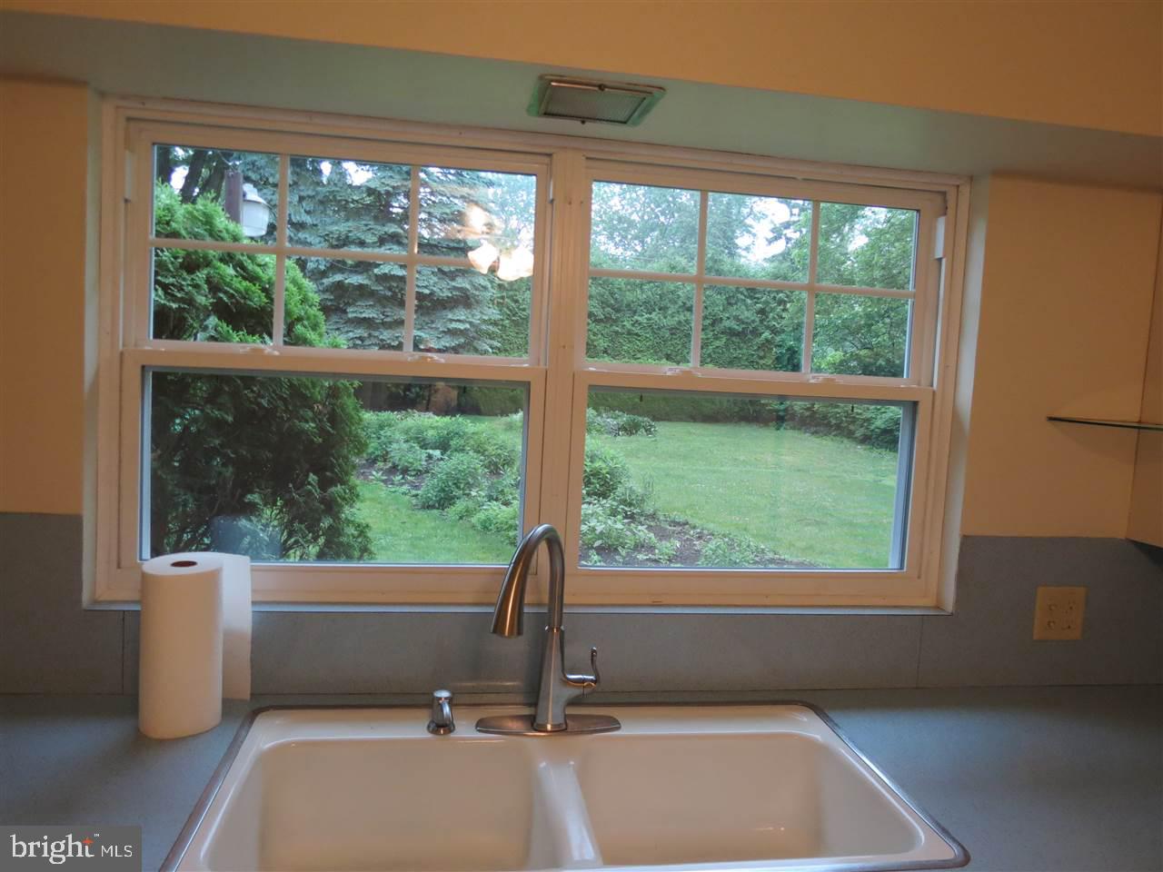 734 Linden Road Hershey, PA 17033 - Photo 5 of 15 Gallery Image 5