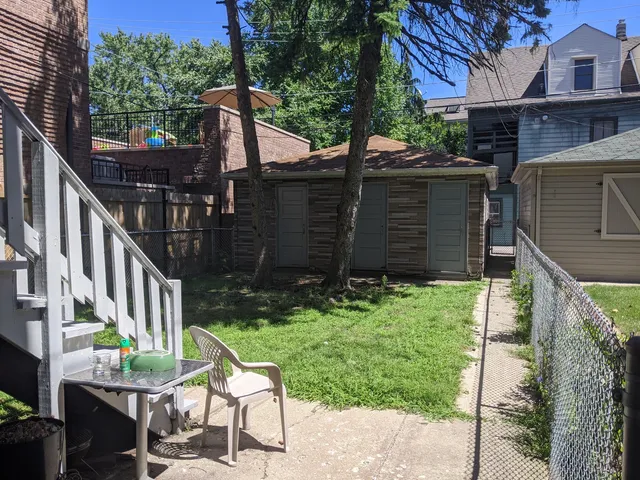 $2,195 | 3507 North Damen Avenue, Unit GARDEN, Chicago, IL 60618