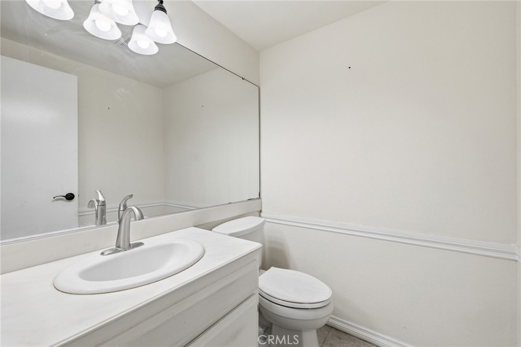 4502 Lubbock Drive, Unit D Simi Valley, CA 93063 - Photo 14 of 37 Downstairs bathroom