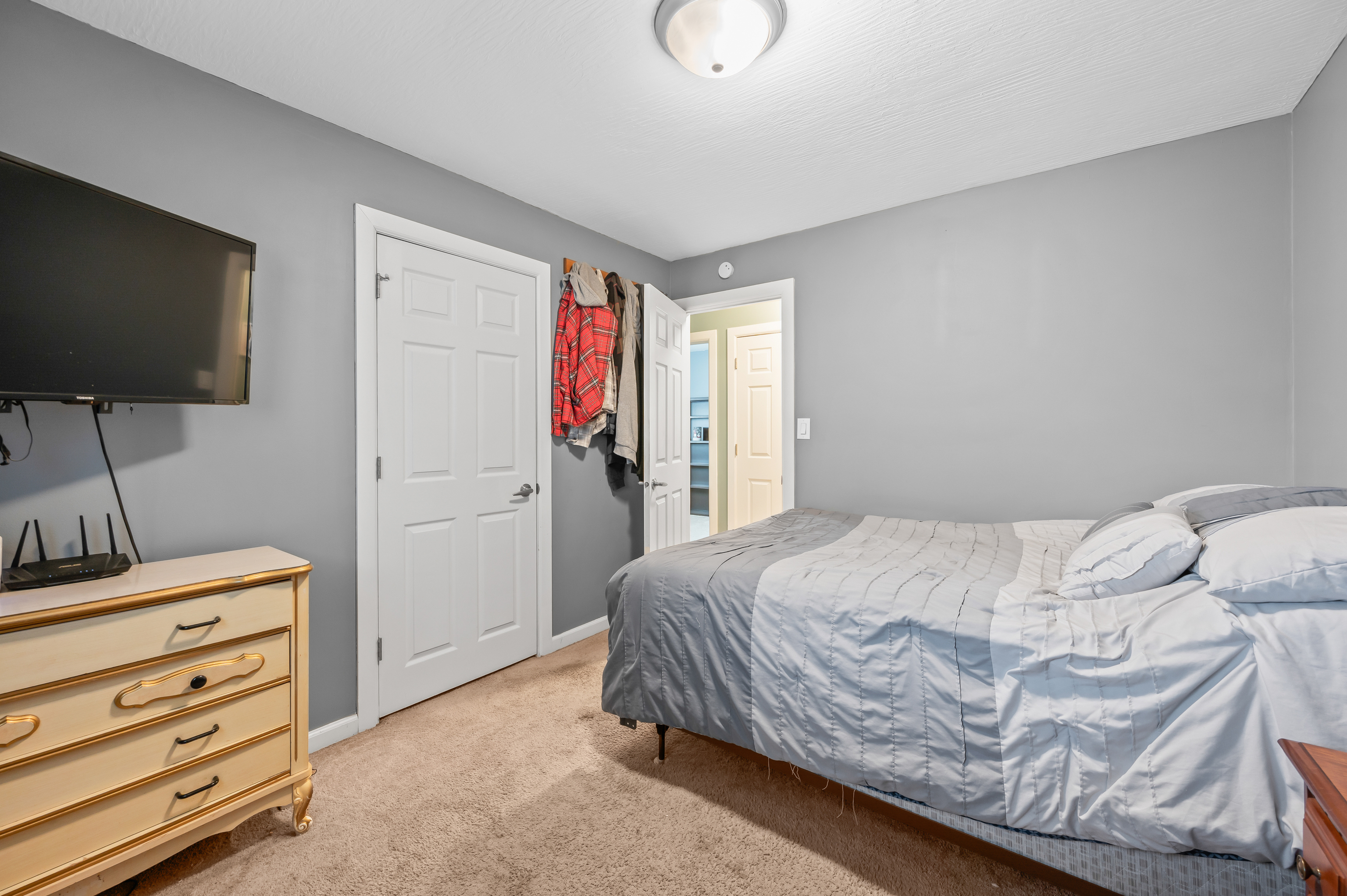 2831 Taylor Road Columbus, IN 47203 - Photo 17 of 30 Gallery Image 17