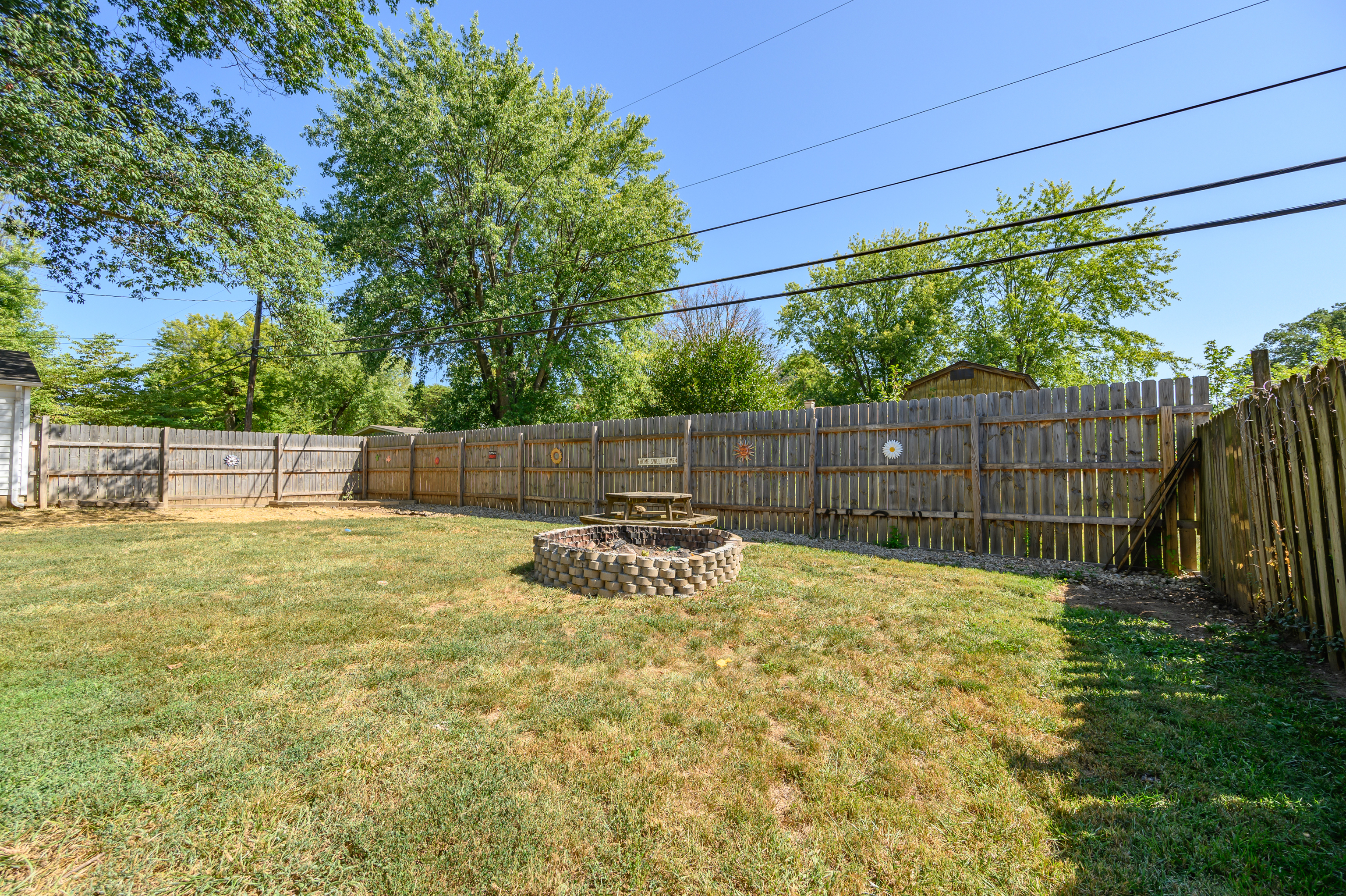 2831 Taylor Road Columbus, IN 47203 - Photo 4 of 30 Gallery Image 4