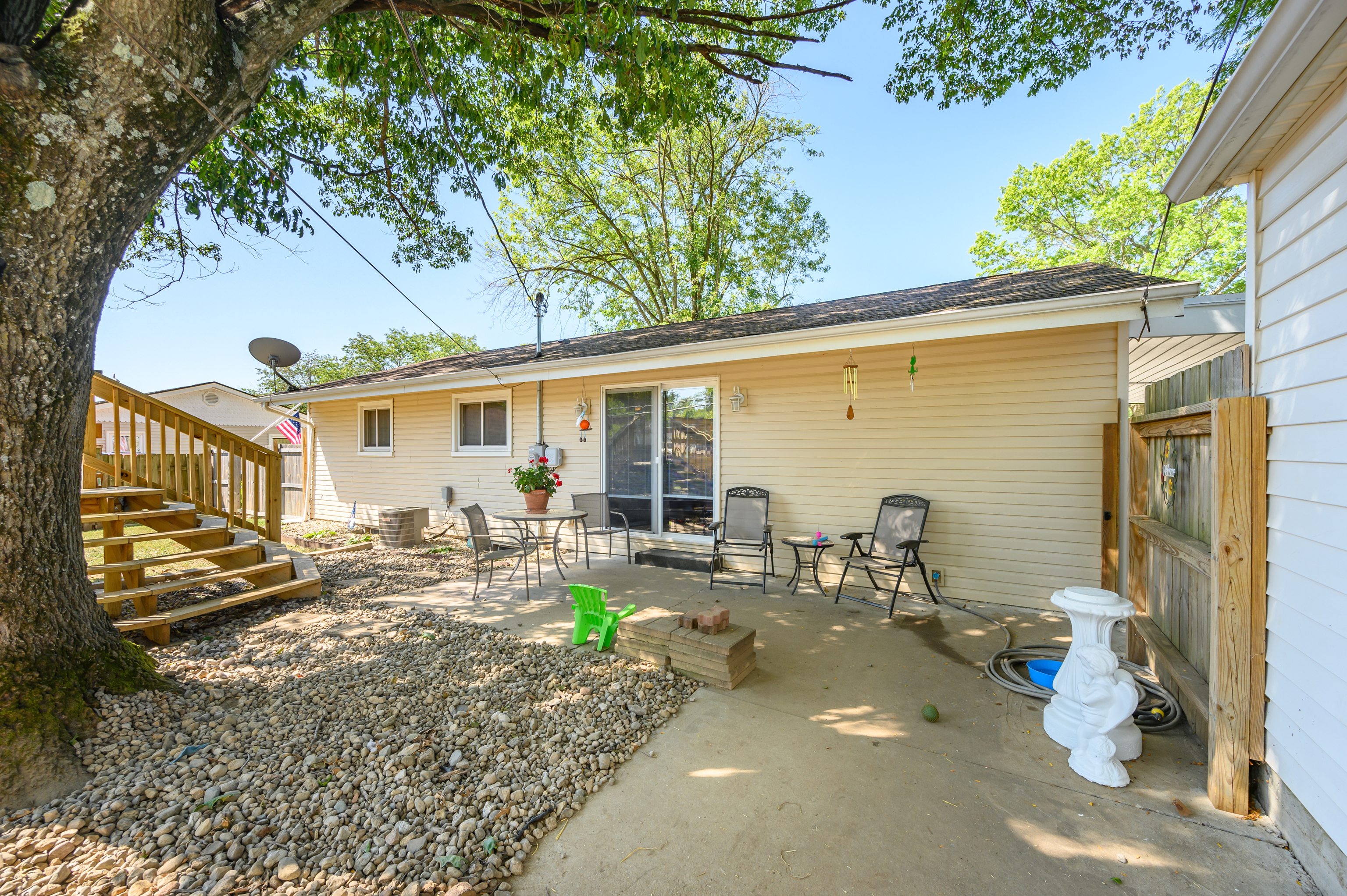 2831 Taylor Road Columbus, IN 47203 - Photo 6 of 30 Gallery Image 6
