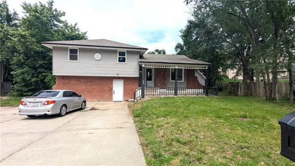 $288,000 | 2005 North Plymouth Road, Independence, MO 64058