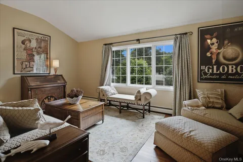 $974,999 | 8 Griggs Drive, Greenlawn, NY 11740