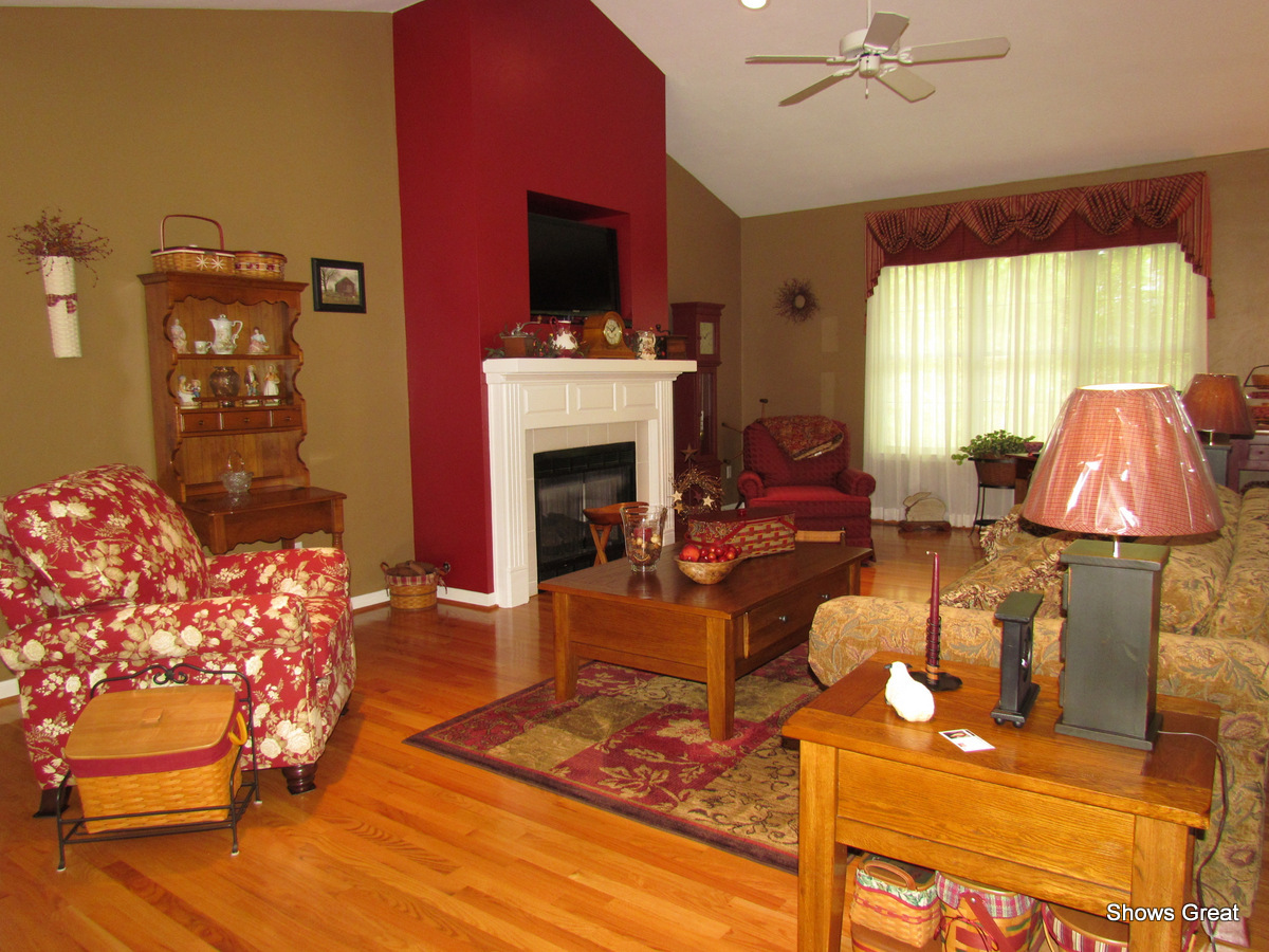388 Stonehaven Lane Blue Ridge, VA 24064 - Photo 4 of 29 Living Room